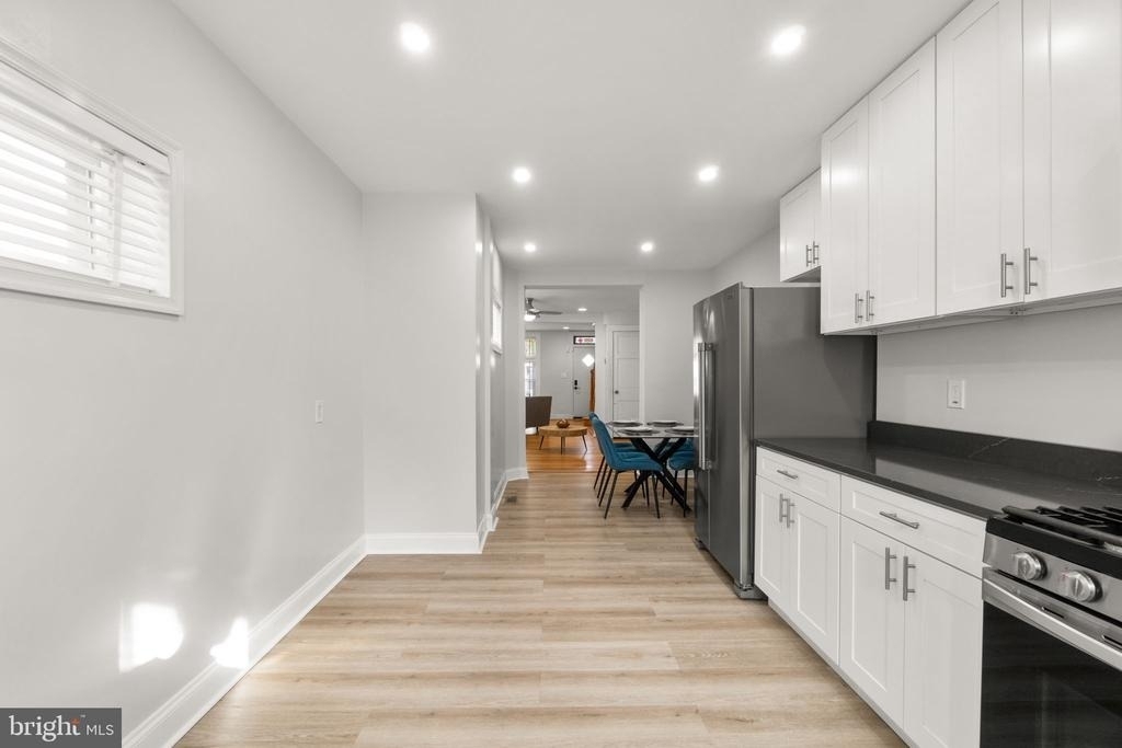 1827 Bank Street - Photo 12