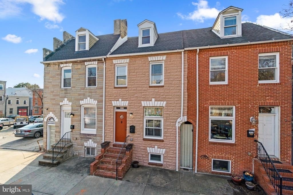 1827 Bank Street - Photo 2