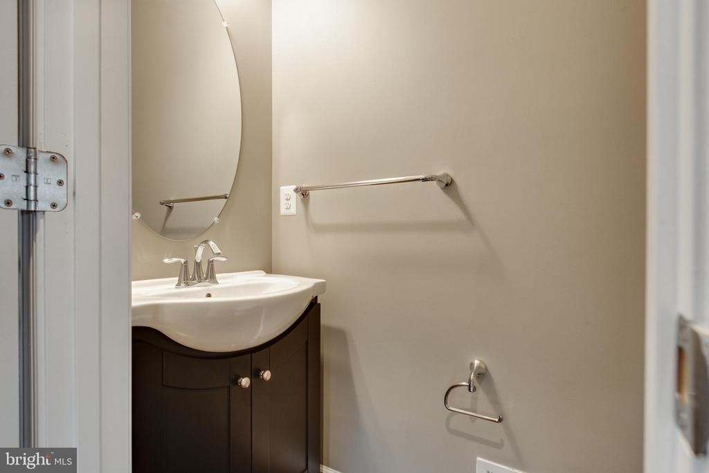 7726 Sentry Terrace - Photo 21