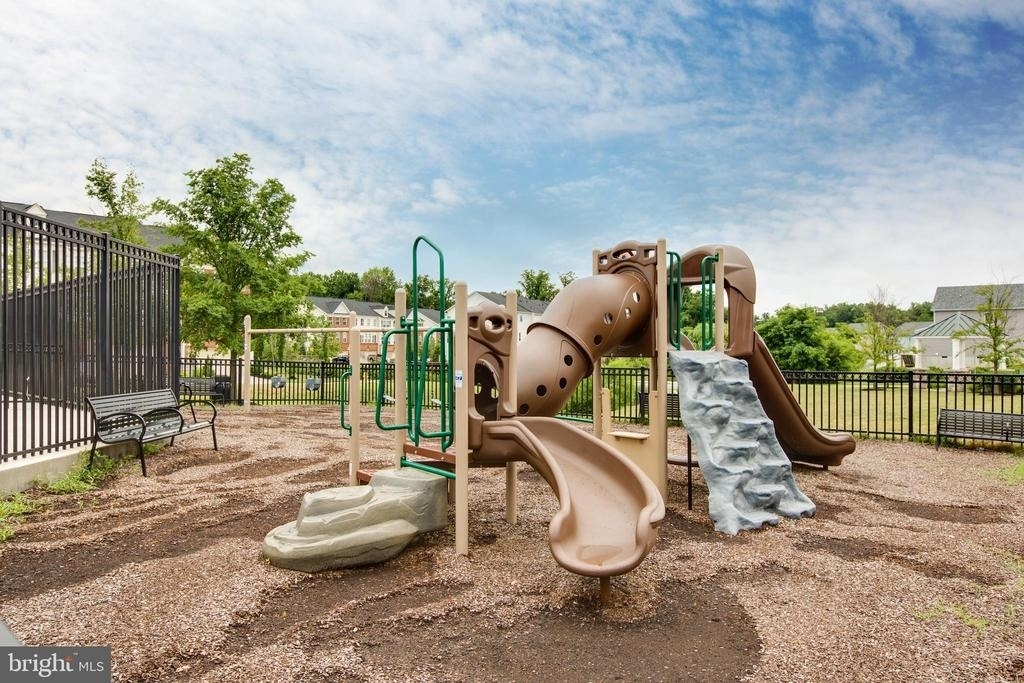 7726 Sentry Terrace - Photo 52