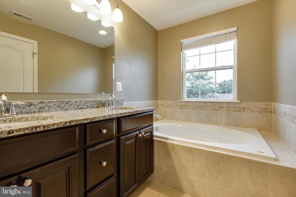 7726 Sentry Terrace - Photo 30
