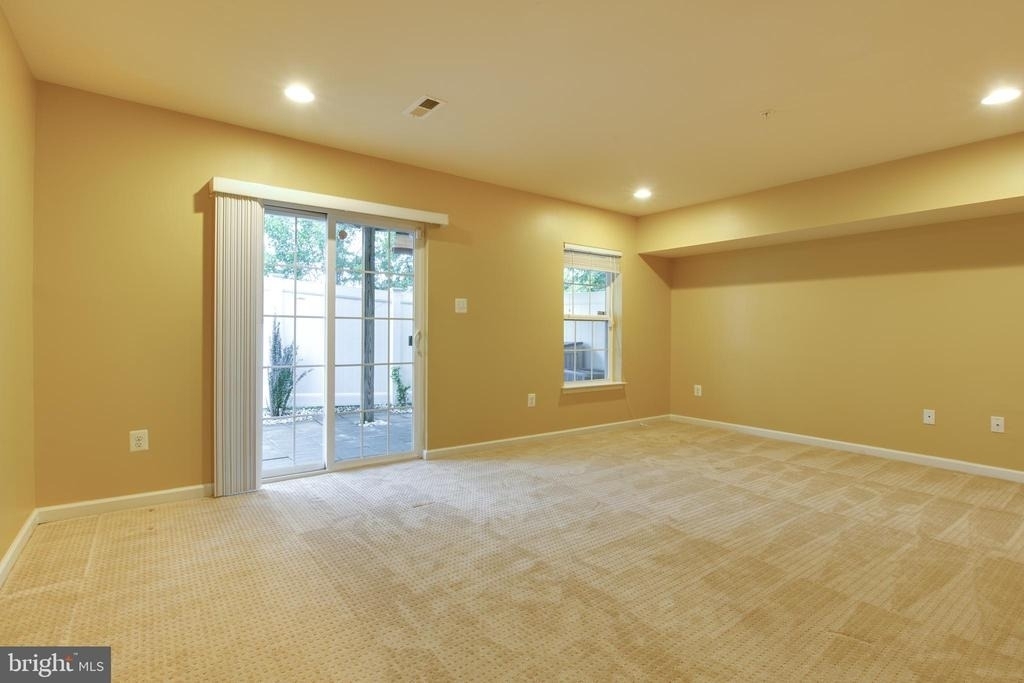 7726 Sentry Terrace - Photo 42