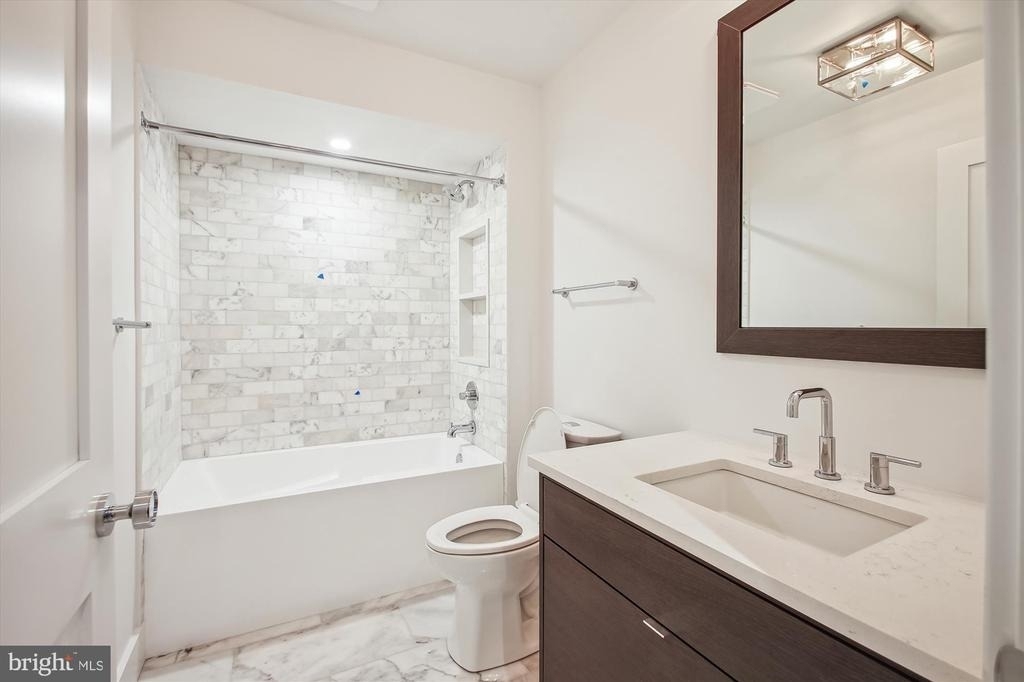 699 Giddings Avenue - Photo 14