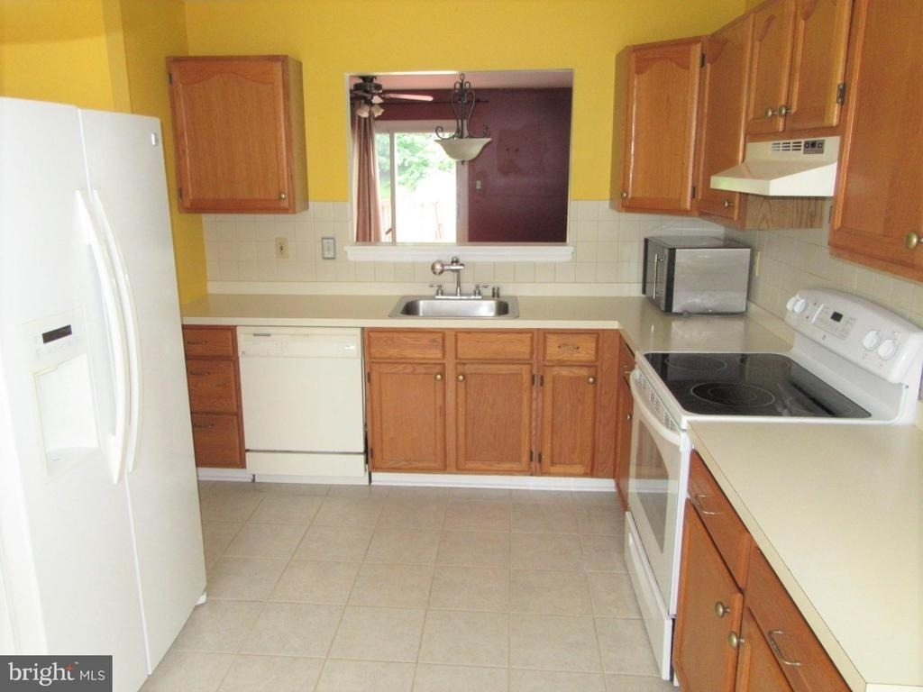1000 San Remo Court - Photo 3