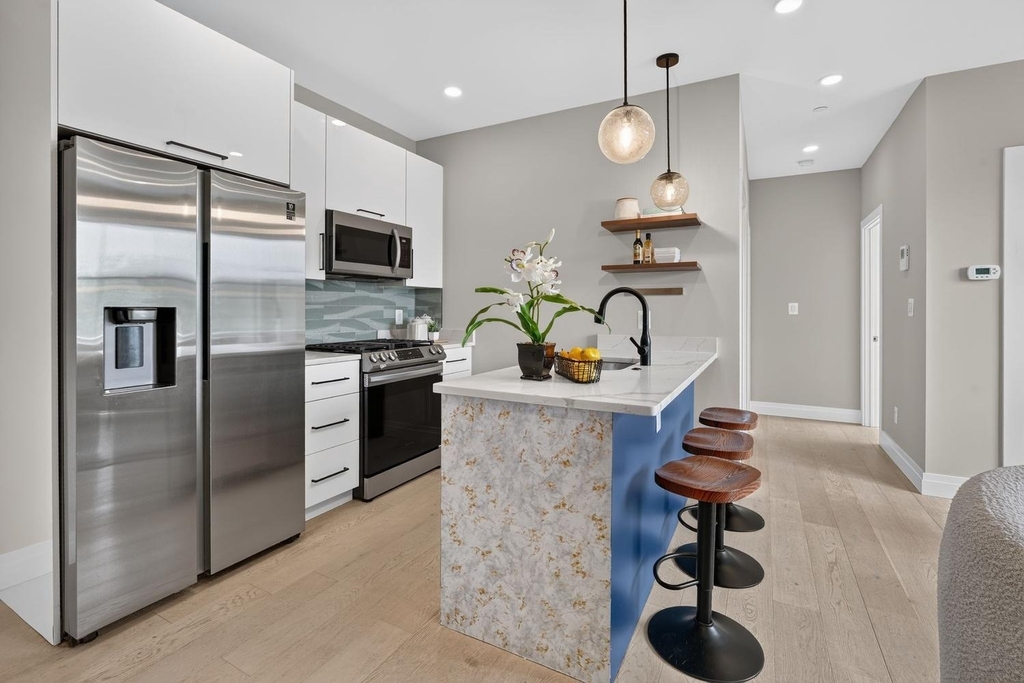 1102 Staples Street Ne - Photo 7