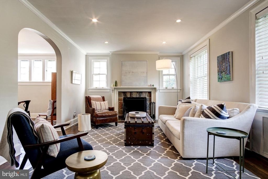 5433 31st Street Nw - Photo 2