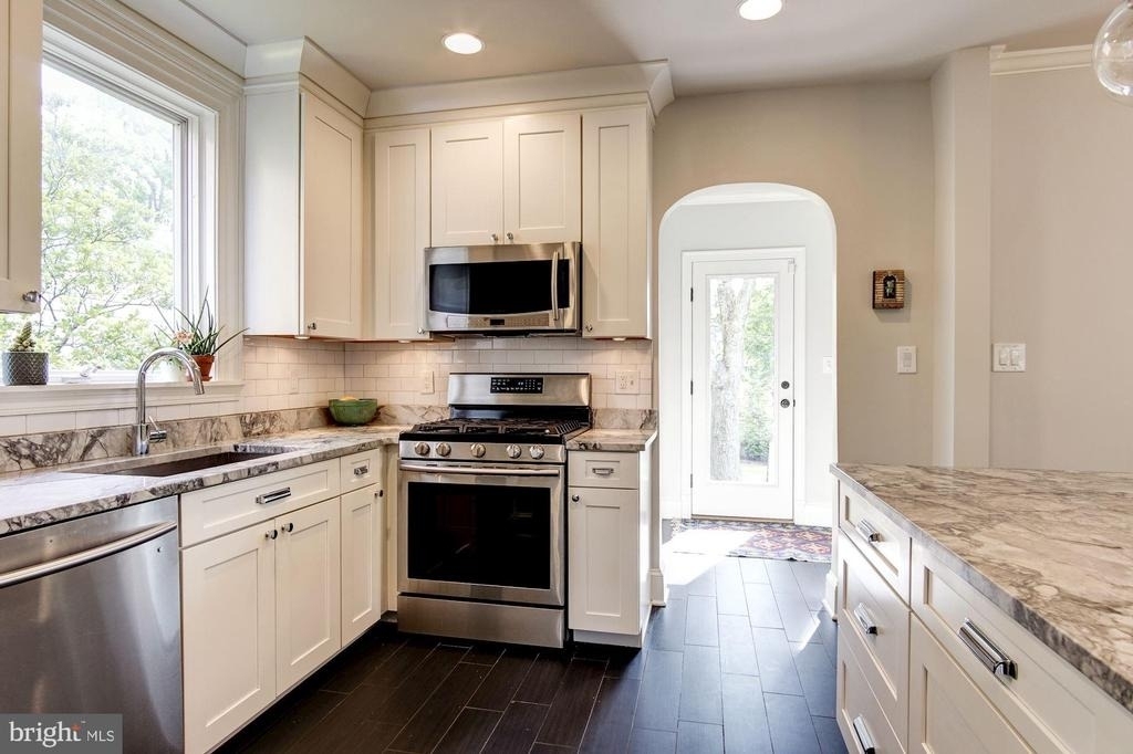 5433 31st Street Nw - Photo 7