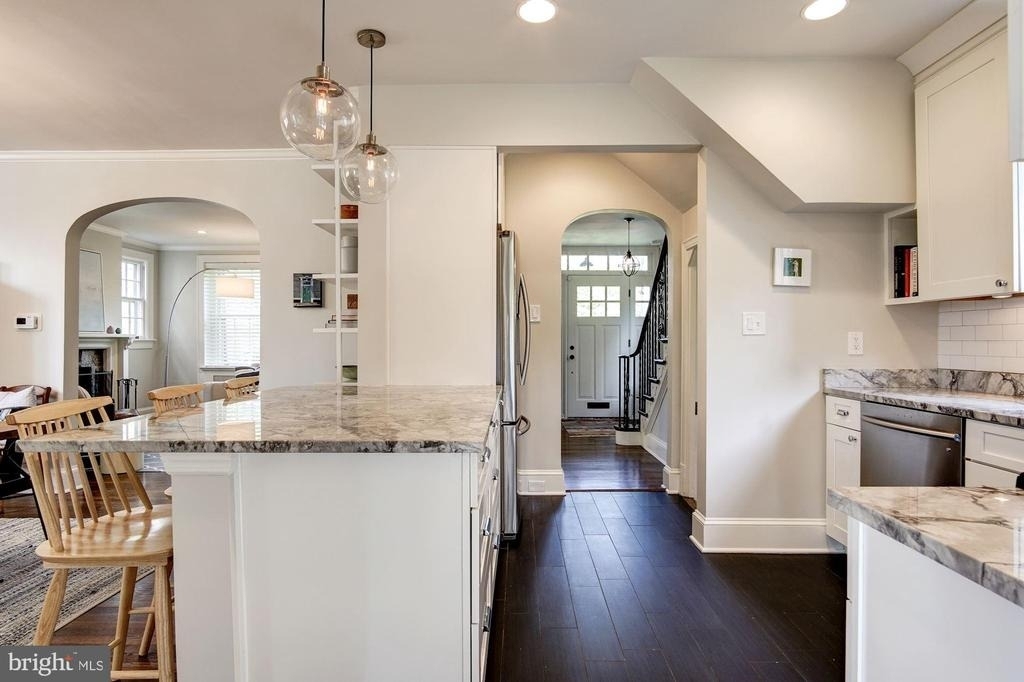 5433 31st Street Nw - Photo 8