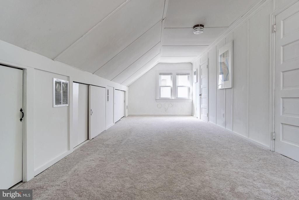 5433 31st Street Nw - Photo 18