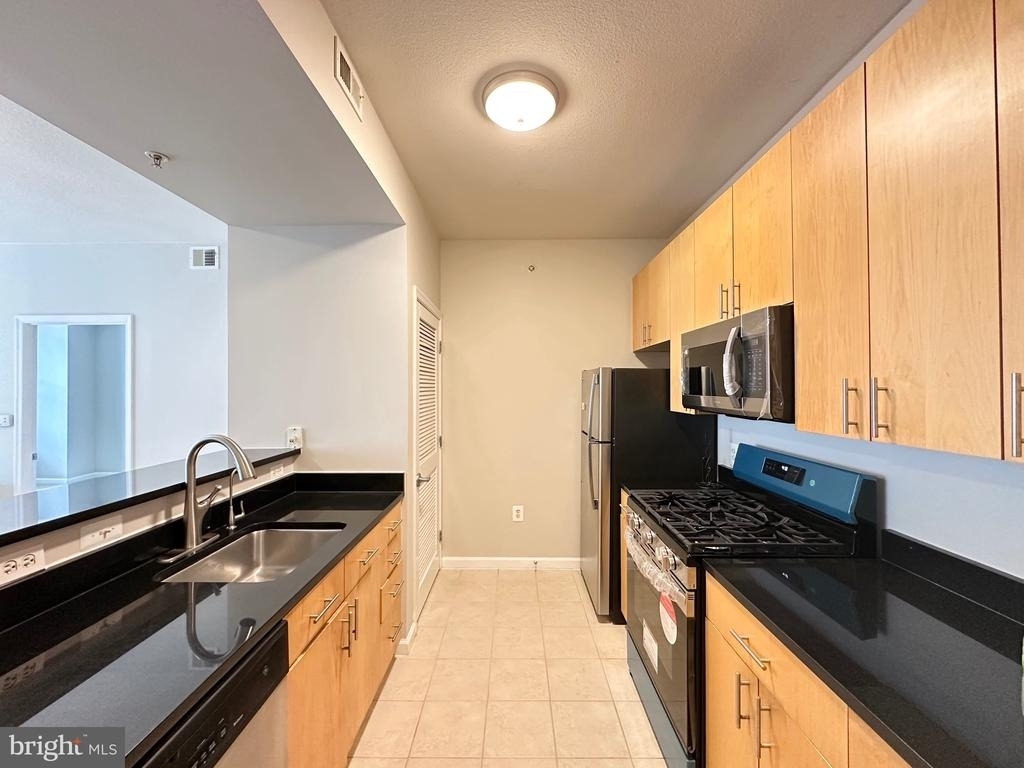 715 6th Street Nw - Photo 5