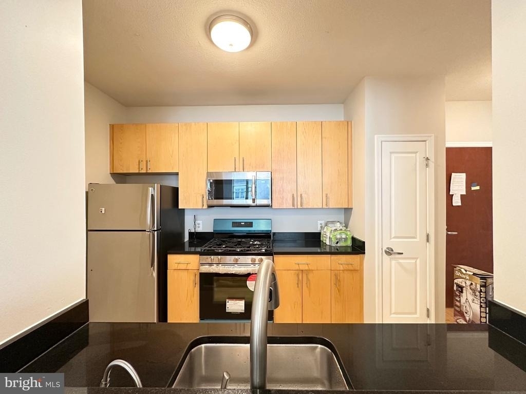 715 6th Street Nw - Photo 4