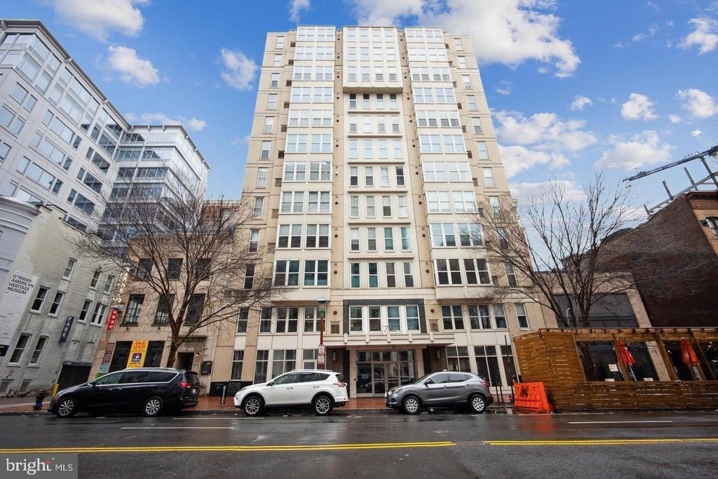 715 6th Street Nw - Photo 0