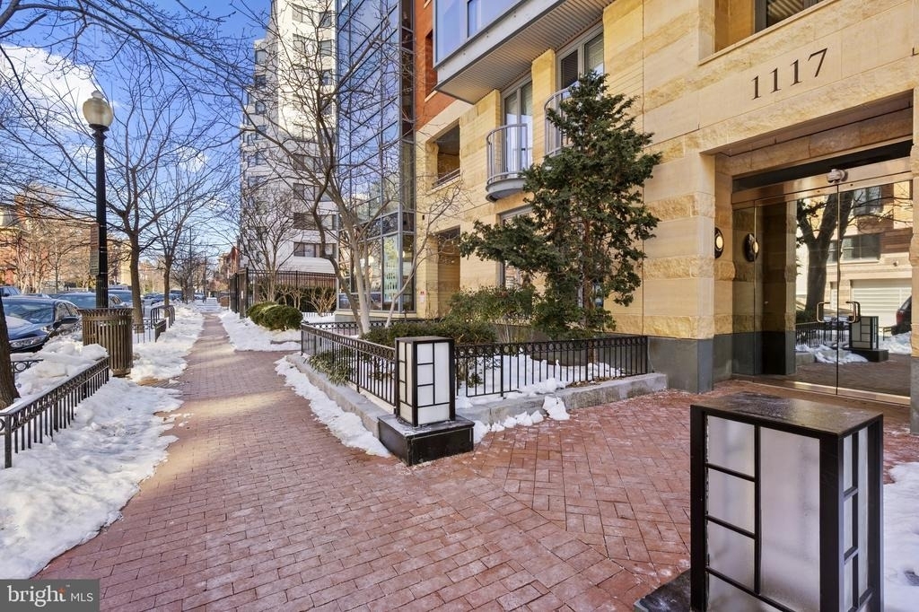 1117 10th Street Nw - Photo 2