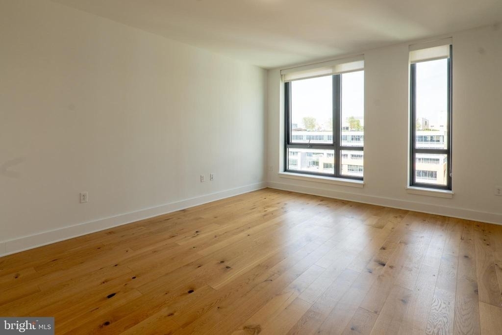1211 Van Street Se - Photo 2