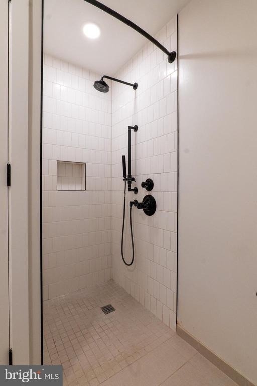 1211 Van Street Se - Photo 10