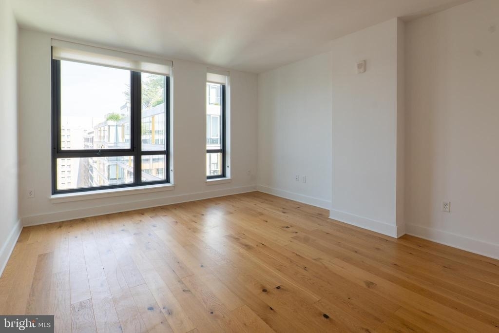 1211 Van Street Se - Photo 3