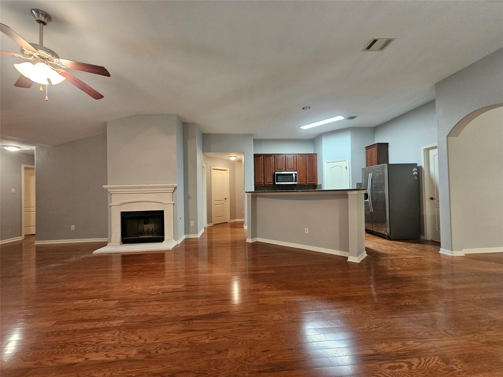 2035 Intrepid Dr - Photo 5