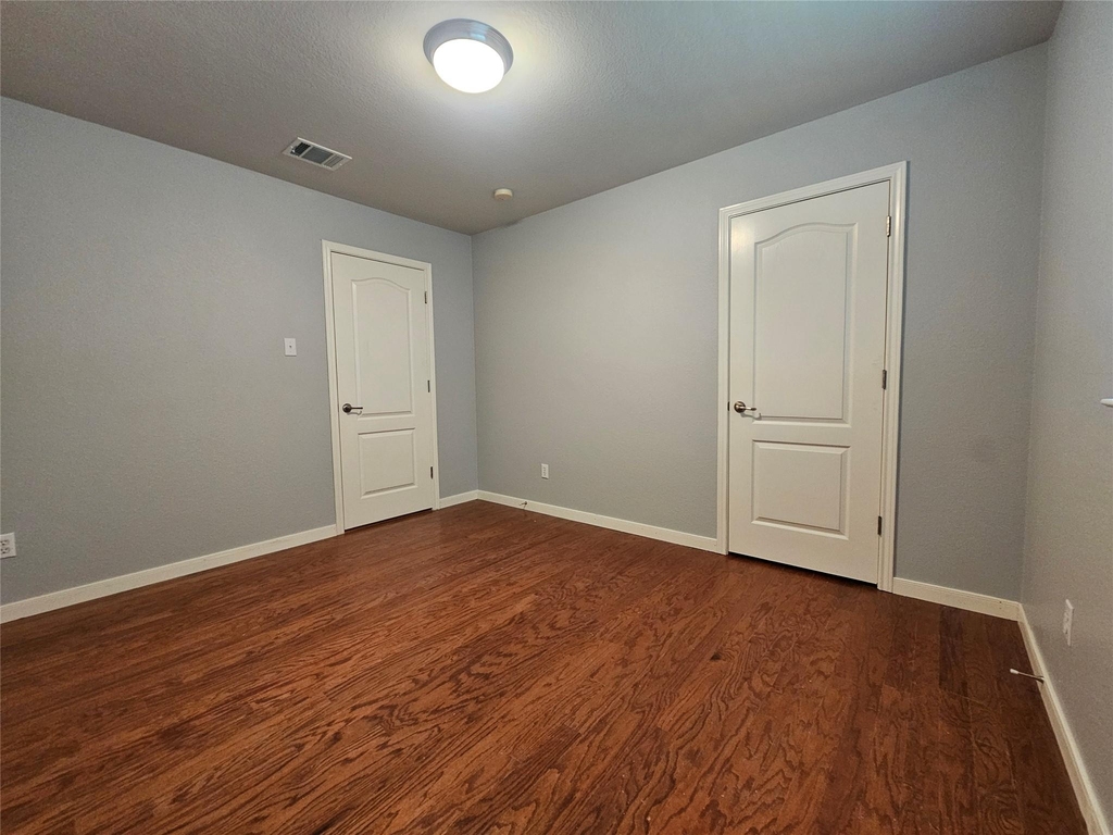 2035 Intrepid Dr - Photo 17