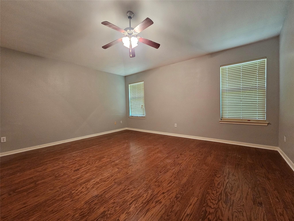 2035 Intrepid Dr - Photo 11