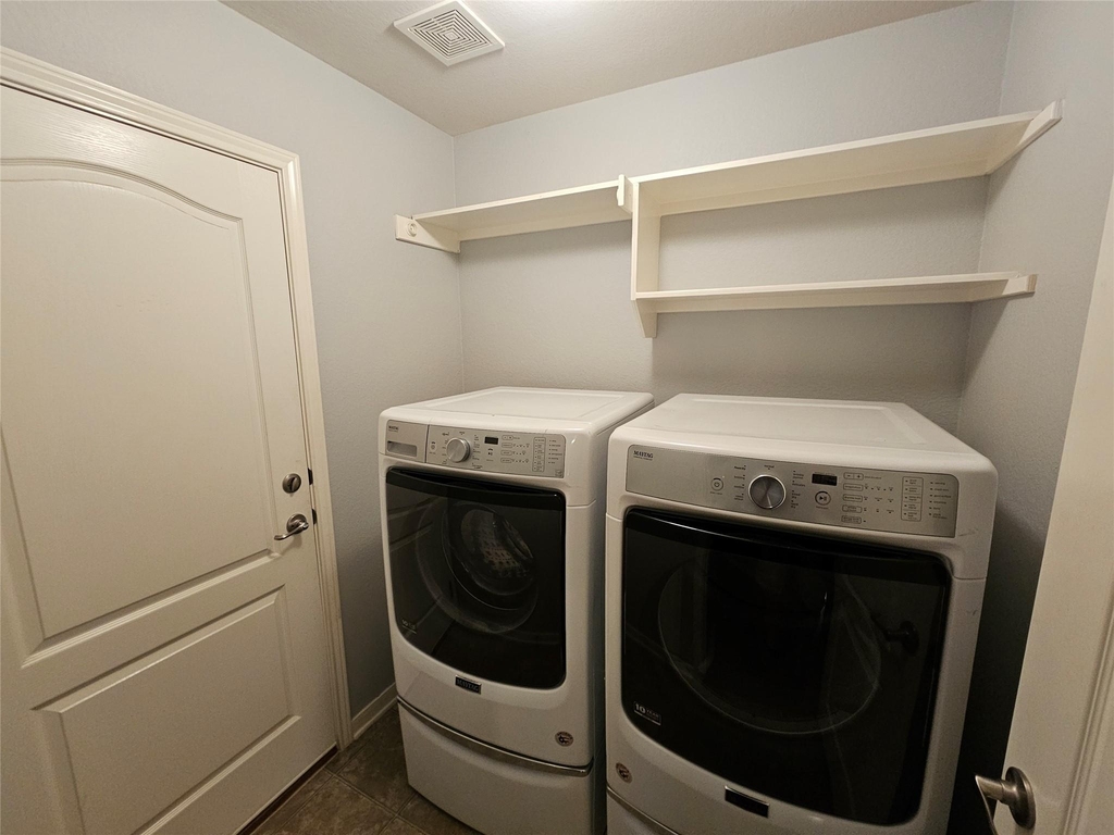 2035 Intrepid Dr - Photo 21