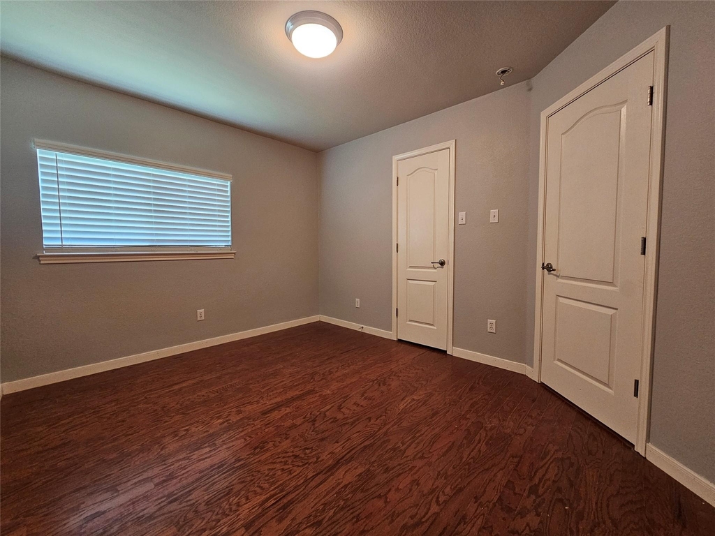 2035 Intrepid Dr - Photo 19