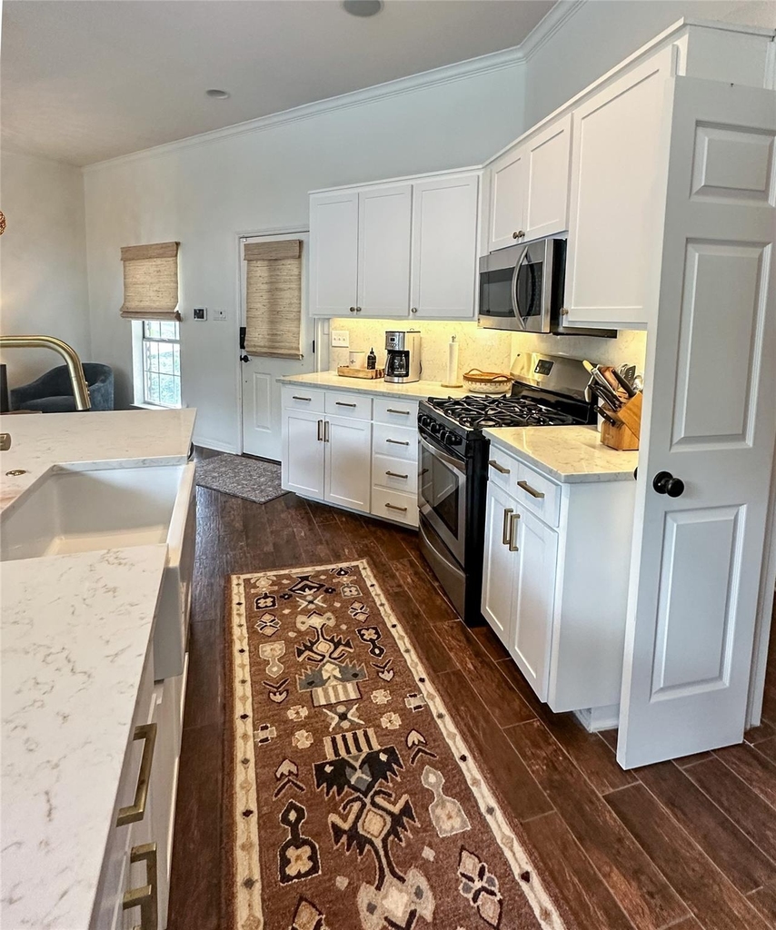 2910 Edgewater Dr - Photo 12