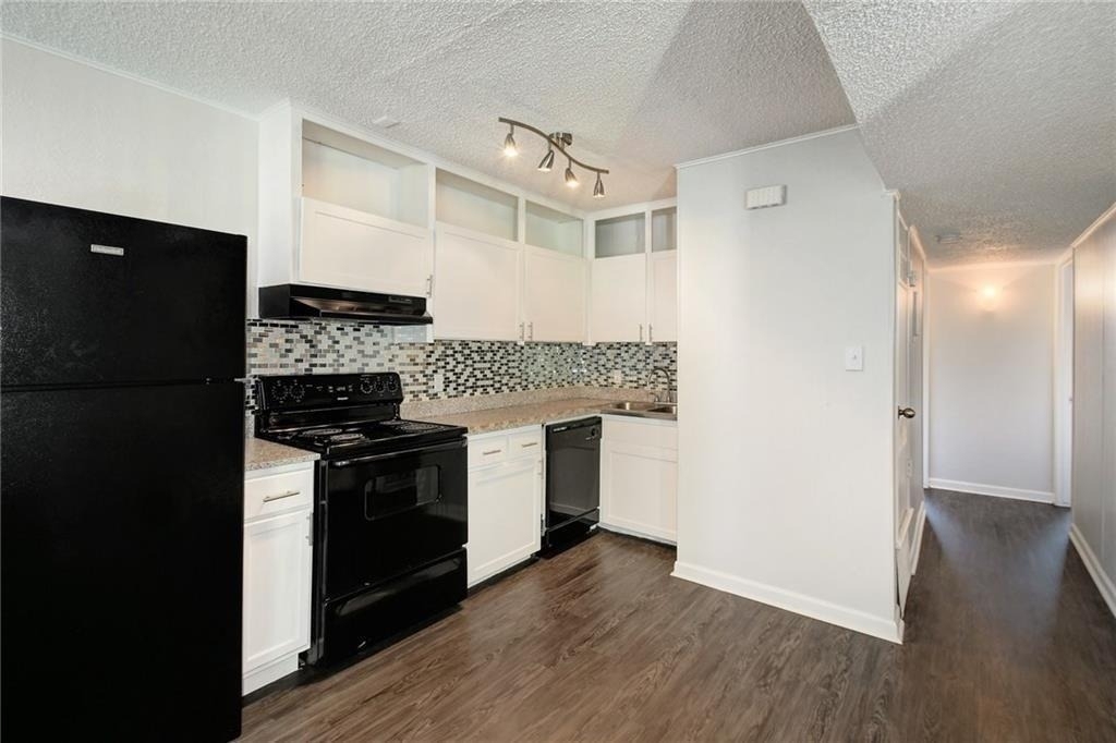 2900 Cole St - Photo 10