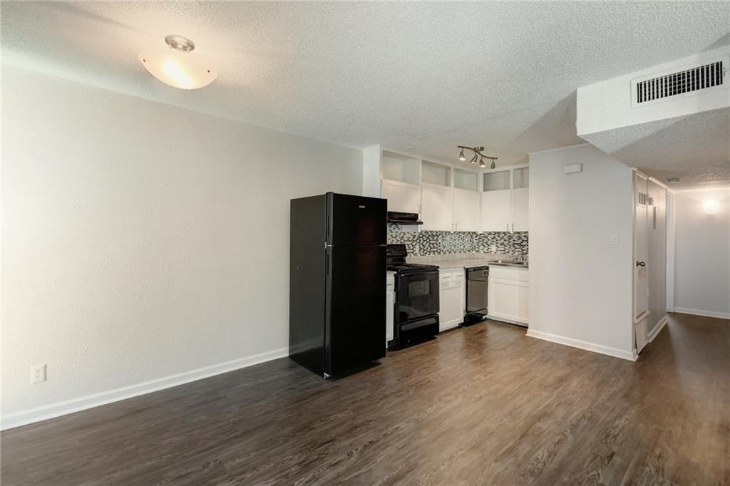 2900 Cole St - Photo 13
