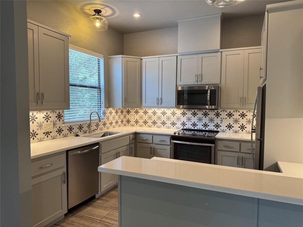 290 Hugo Rd - Photo 8