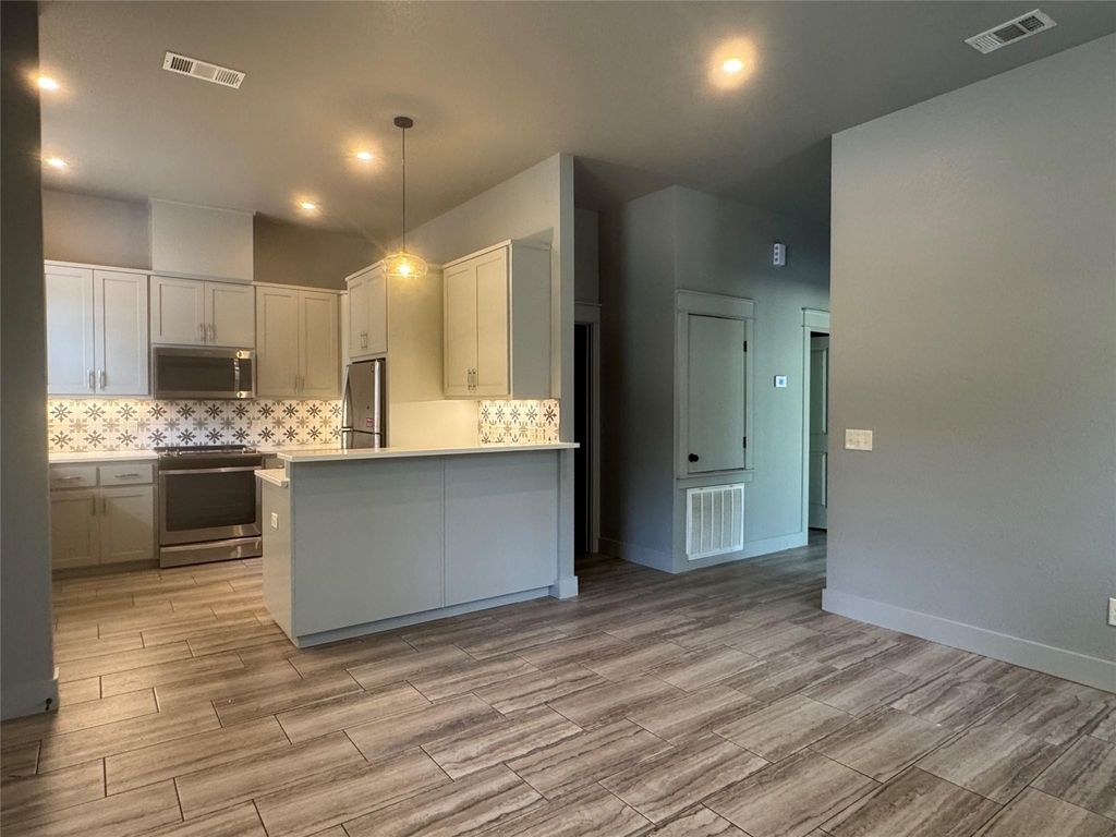 290 Hugo Rd - Photo 5
