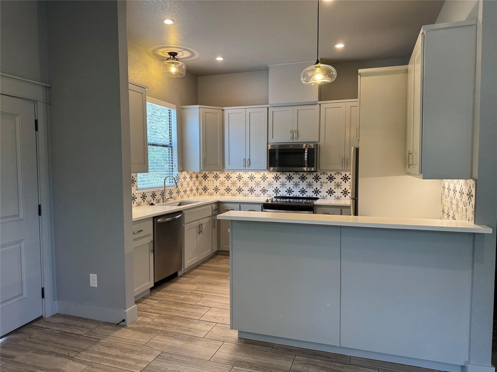 290 Hugo Rd - Photo 6