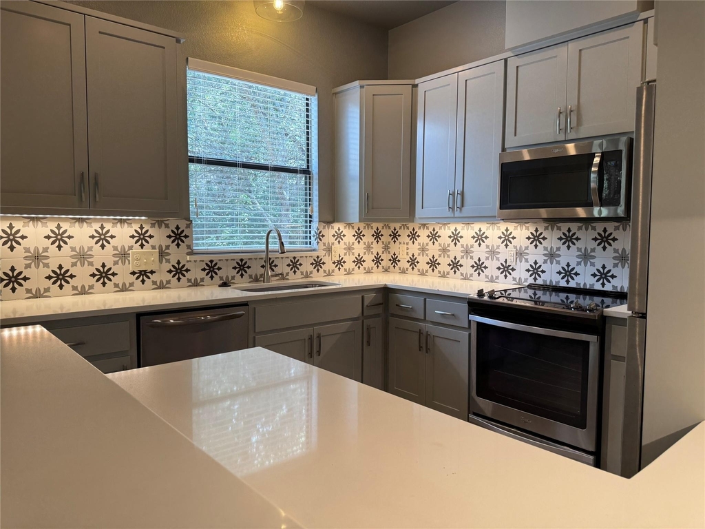 290 Hugo Rd - Photo 7