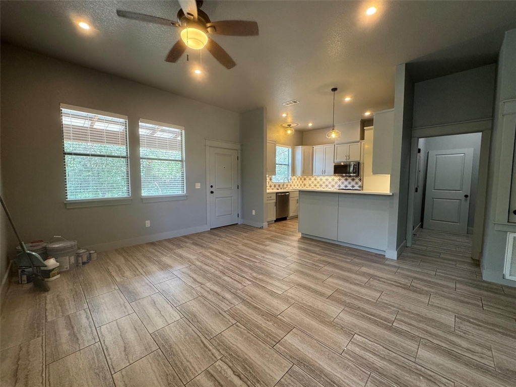290 Hugo Rd - Photo 4