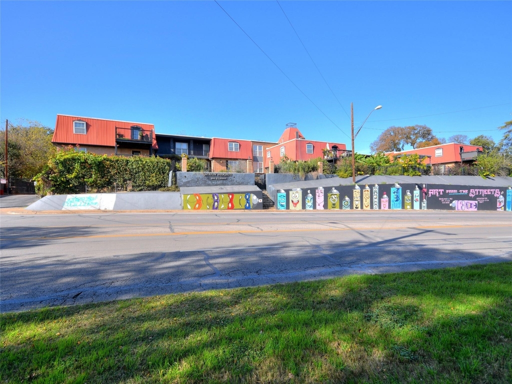 900 S Lamar Blvd - Photo 13
