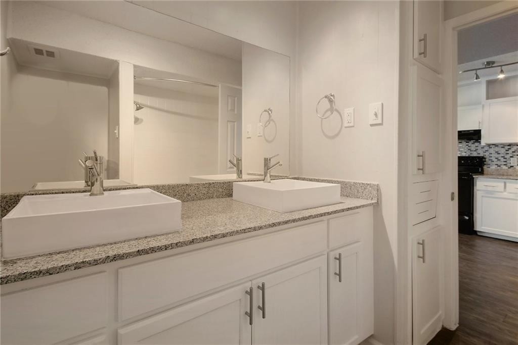 2900 Cole St - Photo 20