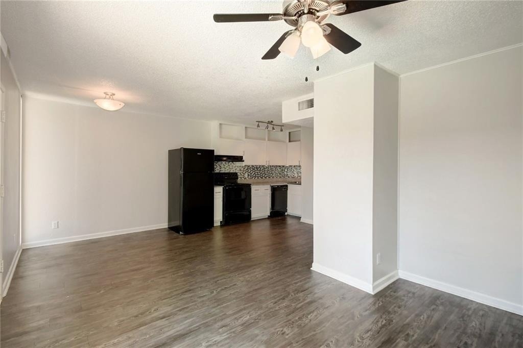 2900 Cole St - Photo 6