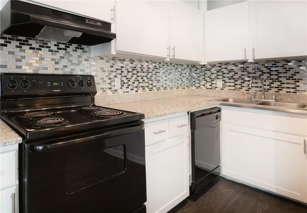 2900 Cole St - Photo 14