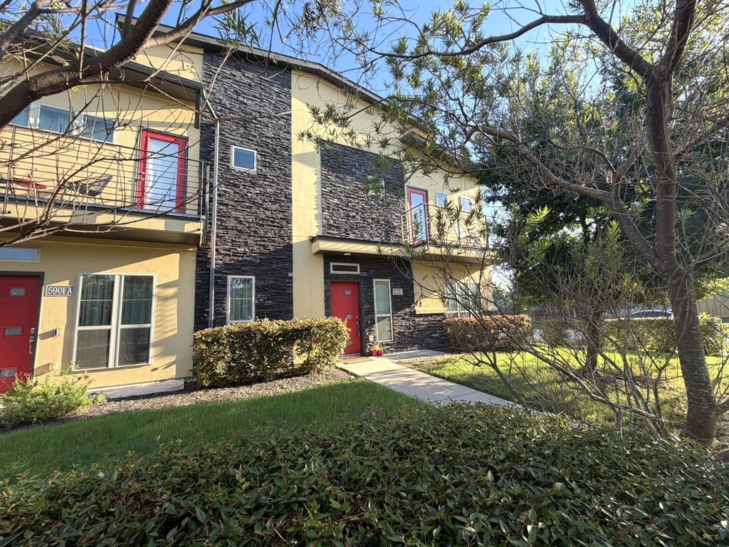 5901 Charles Merle Dr - Photo 0