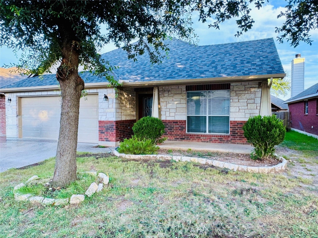 2512 Ericanna Ln - Photo 1