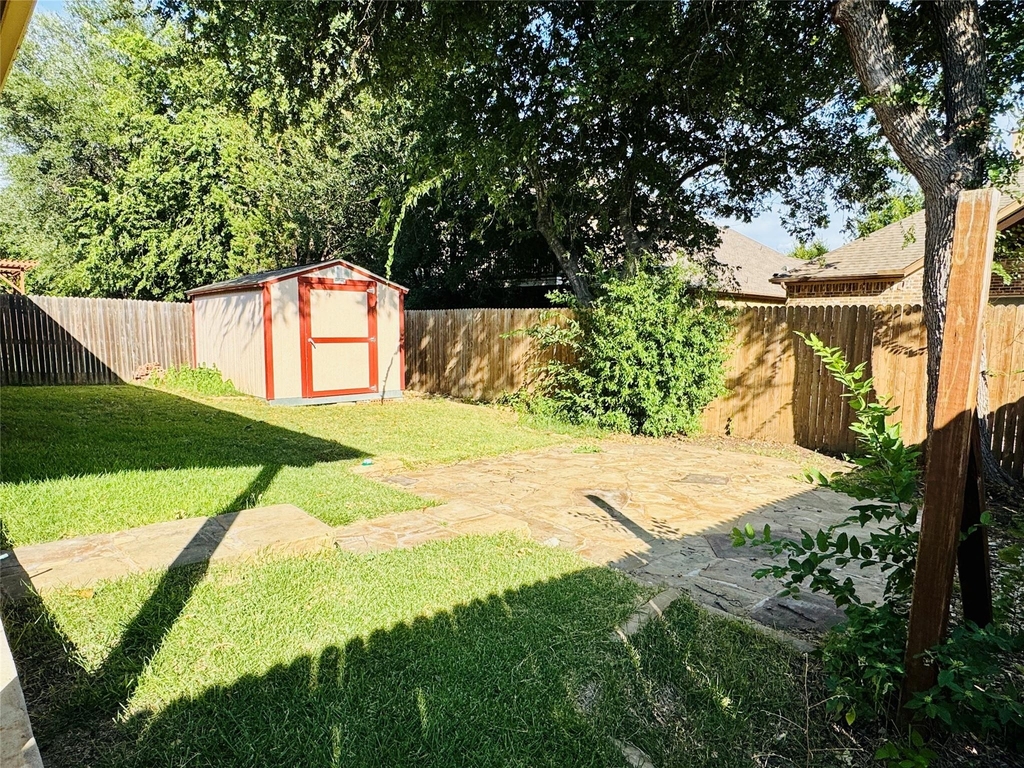 2512 Ericanna Ln - Photo 19