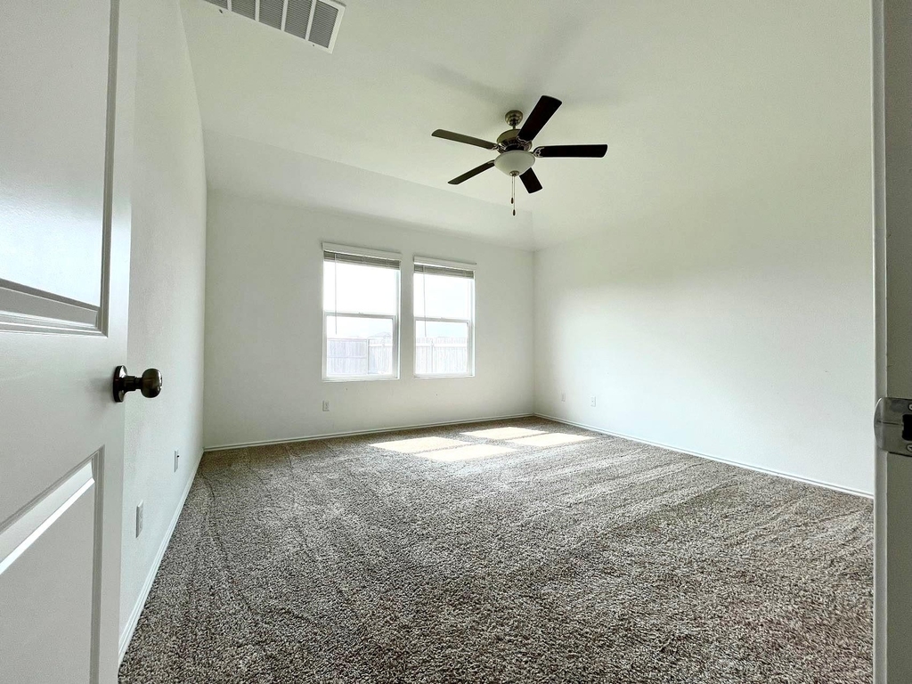 112 Wolseley Dr - Photo 13