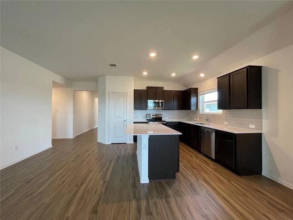 112 Wolseley Dr - Photo 2