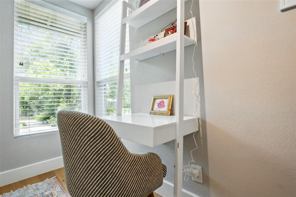 6501 Hickman Ave - Photo 18