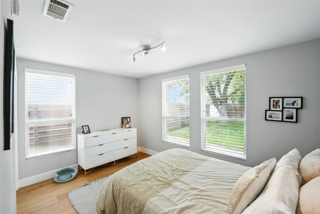 6501 Hickman Ave - Photo 11