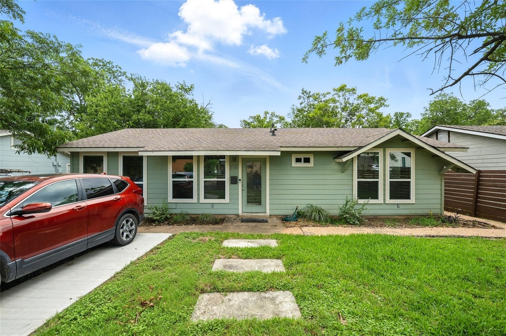 6501 Hickman Ave - Photo 0