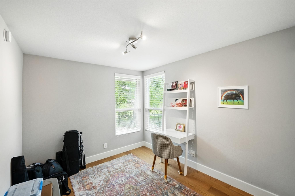 6501 Hickman Ave - Photo 17