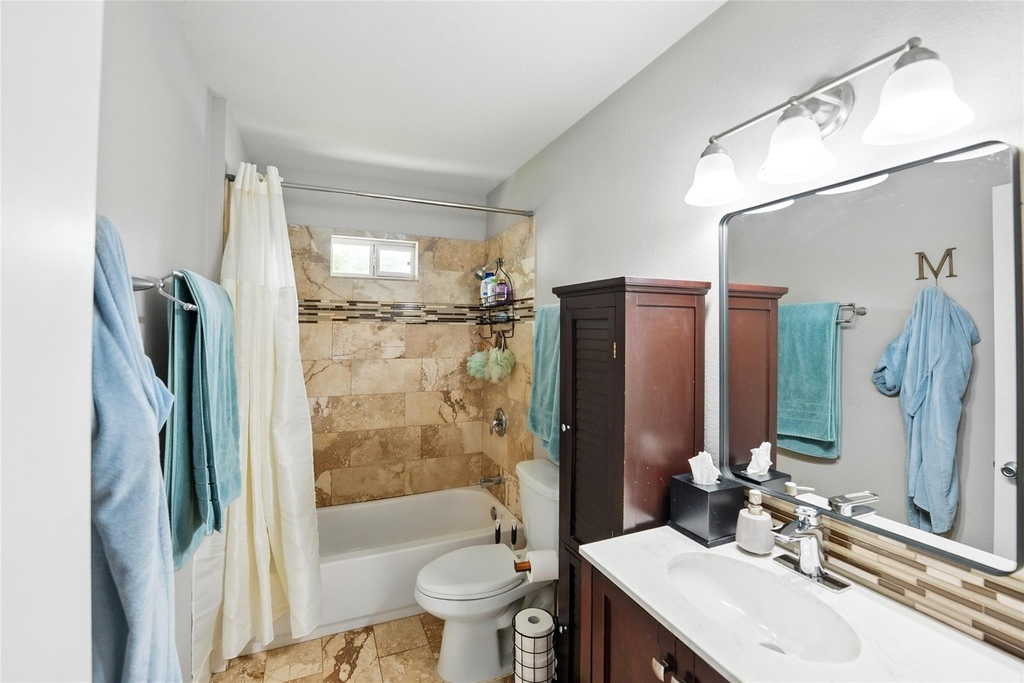 6501 Hickman Ave - Photo 15