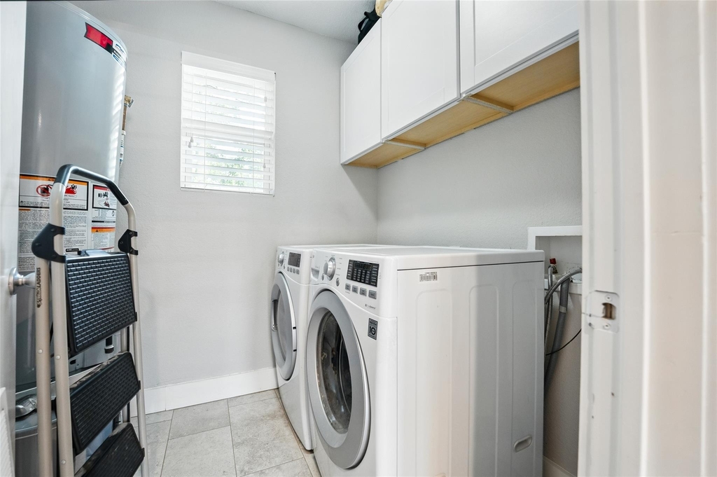 6501 Hickman Ave - Photo 16