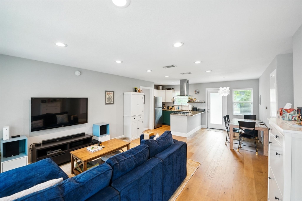 6501 Hickman Ave - Photo 9
