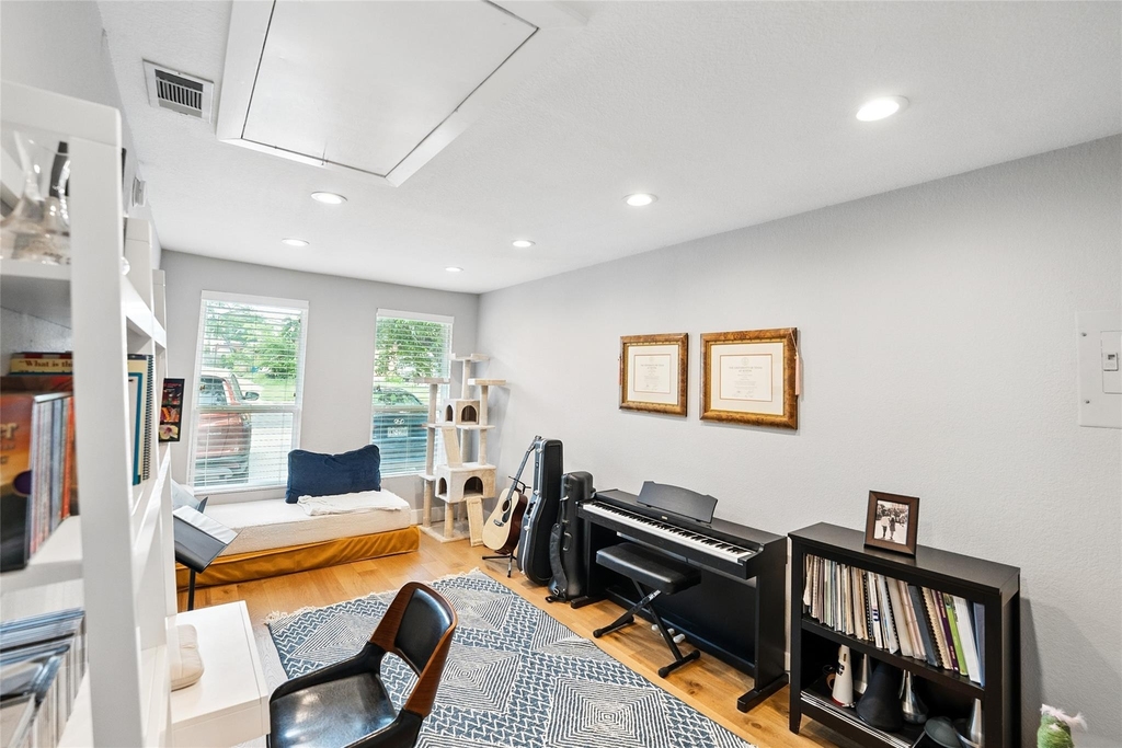 6501 Hickman Ave - Photo 19